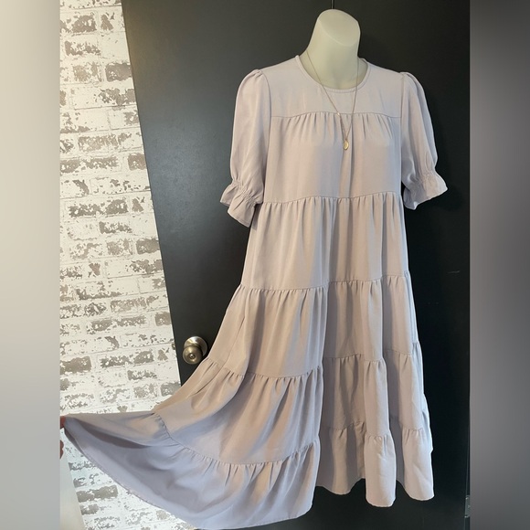 Love Olive Co Dresses & Skirts - Love Olive Co XS Grey Tiered Babydoll Dress ModestPuff sleeve